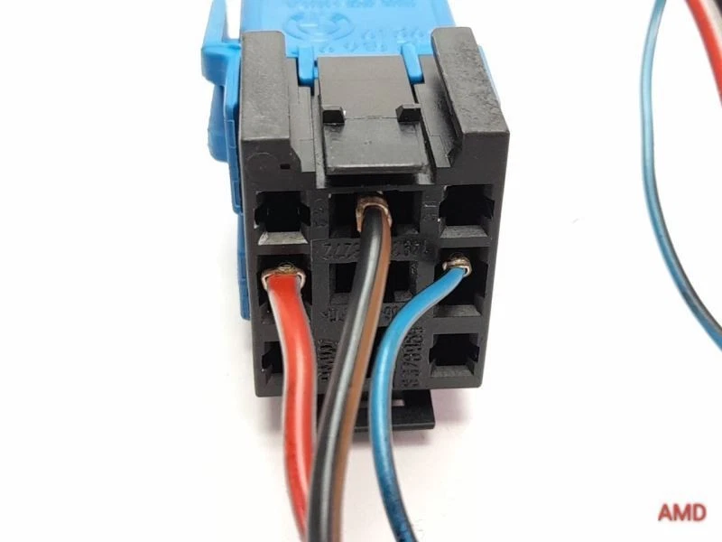 BMW 330ci 325ci 325i 330i E46 2004 enchufe relé azul con coleta 61366915327 Foto 3 de 3