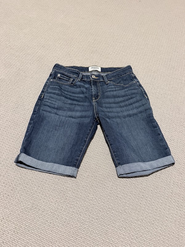 Denizen Levi's Mid-Rise Skinny Bermuda Shorts Women's Size 6 W 28