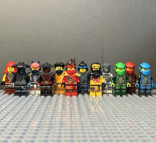 LEGO NINJAGO MAGAZINE 93 + Golden Dragon Zane Minifigure Foil Pack