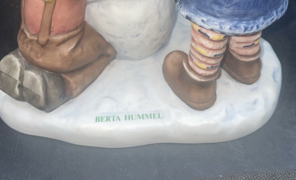 Goebel Hummel “Crowning Touch” BH 82 (1999) Porcelain Figurine
