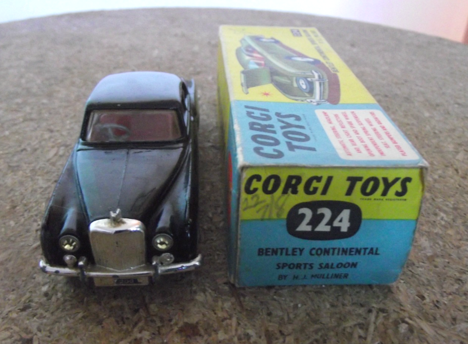 Miniature Corgi Toys 1/43 Bentley Continental Sports Saloon N°224, Occasion