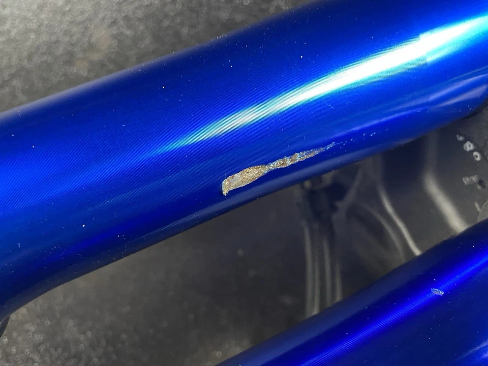 Horquilla izquierda Yamaha Niken 2018 triple árbol bajo soporte inferior horquillas de abrazadera Foto 2 de 4