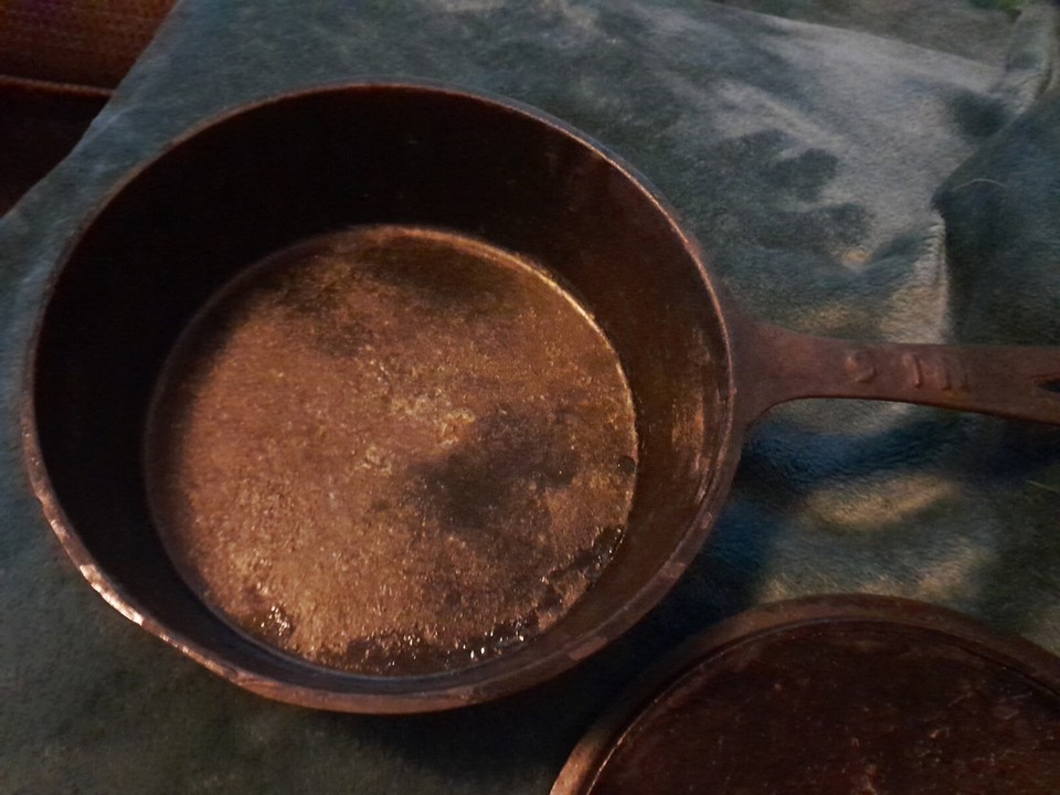 Antique Cast Iron 1800s 3 Leg 9" Dutch Oven Rare Gate Marks eBay