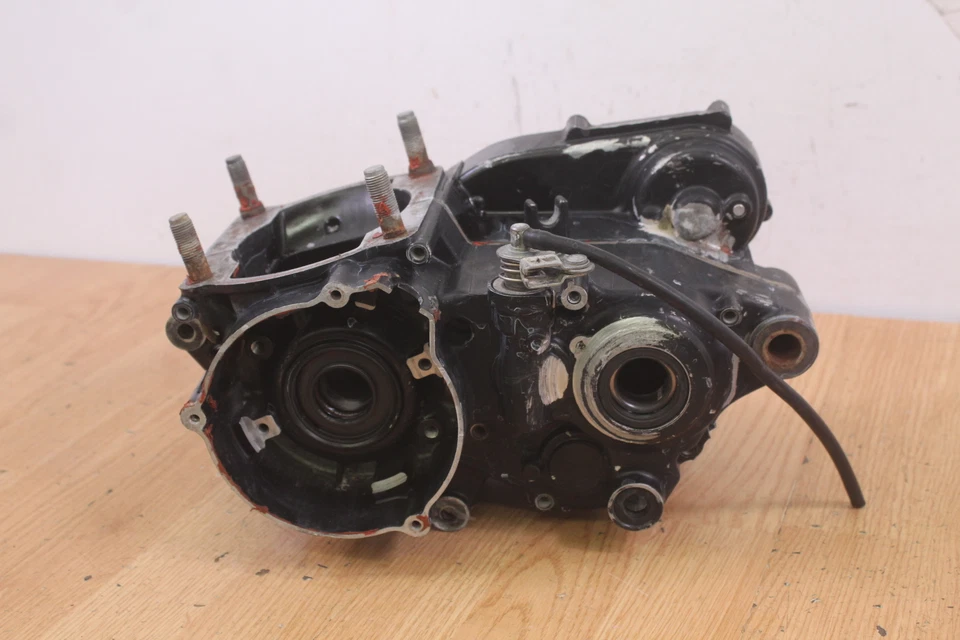 Yamaha YZ465 1981 estuches de motor/carcasa de motor cárter - juego Foto 2 de 4