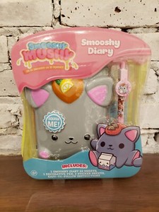 smooshy the cat