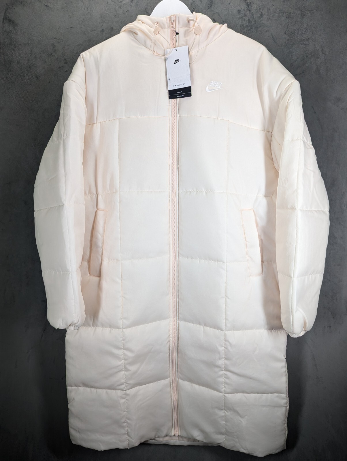 SACAI X NIKE Nike Giacca Parka Lungo Donna Therma Fit con Cappuccio Puffa Crema Rosa Taglia Media