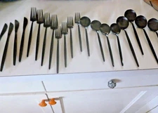 Black Stainless Steel Flatware Set - 20 Piece Cutlery Set for 4, Dishwasher Safe