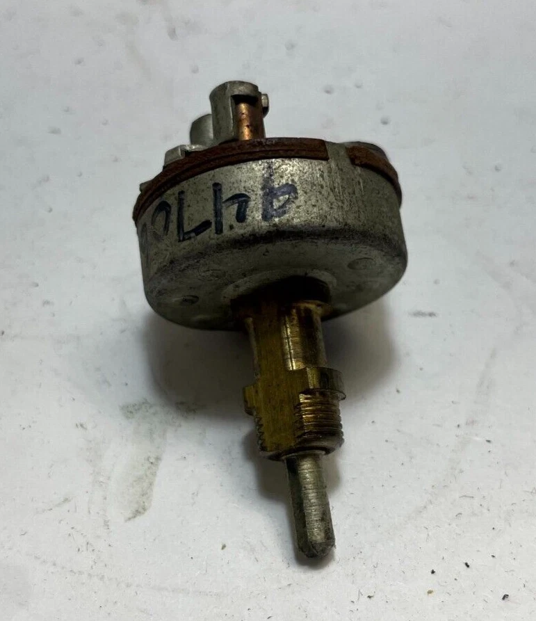 Interruptor de lámpara de luz de instrumento o mapa personalizado Dodge 1942-1948 947065 NOS Foto 3 de 4