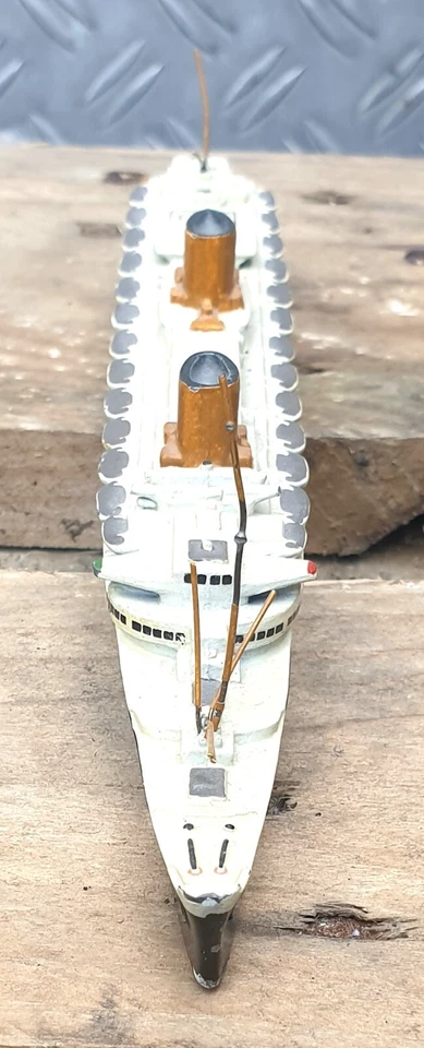 DM 2078 Wiking Passagierschiff MS Europa 1:1250 - Bild 4 von 4