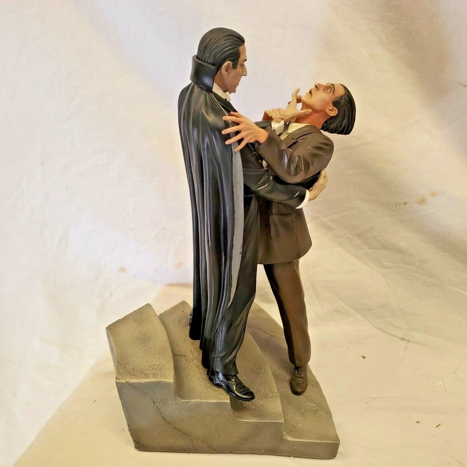 SIDESHOW DRACULA vs RENFIELD POLYSTONE DIORAMA ESTATUA Universal Monstruos Figura Foto 4 de 4