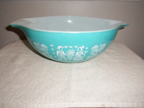 Vintage 1957 PYREX "Amish Butterprint Cinderella Mixing Bowl" Turquoise (4 Qt.)
