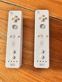 Nintendo Will Console Lot⭐️⭐️⭐️⭐️ Comes With A Lot( See Description)