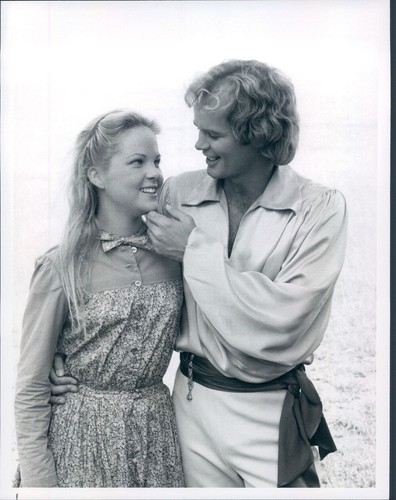 1977-dick-decoit-melissa-sue-anderson-little-house-on-prairie-tv-press