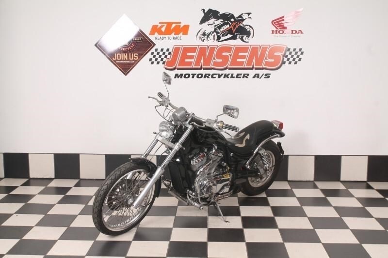 Suzuki vs 400