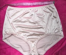 VTG Vanity Fair SZ 8 second skin Shapeware panties GLOSSY WET SATIN Nude