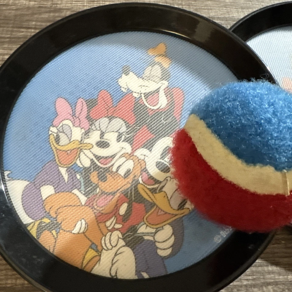 迪士尼米奇和朋友扔球游戏,带 2 个桨,1 个球 — 第 2/4 张图片