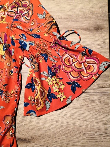 Junarose Tunika /Bluse, Gr 50 /52,rot,Blumen, Trompetenärmel - Bild 2 von 5