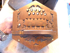 RARE SCHOLTTS.... 20+1 button Anglo Concertina....C1900s...Original box...VGC.