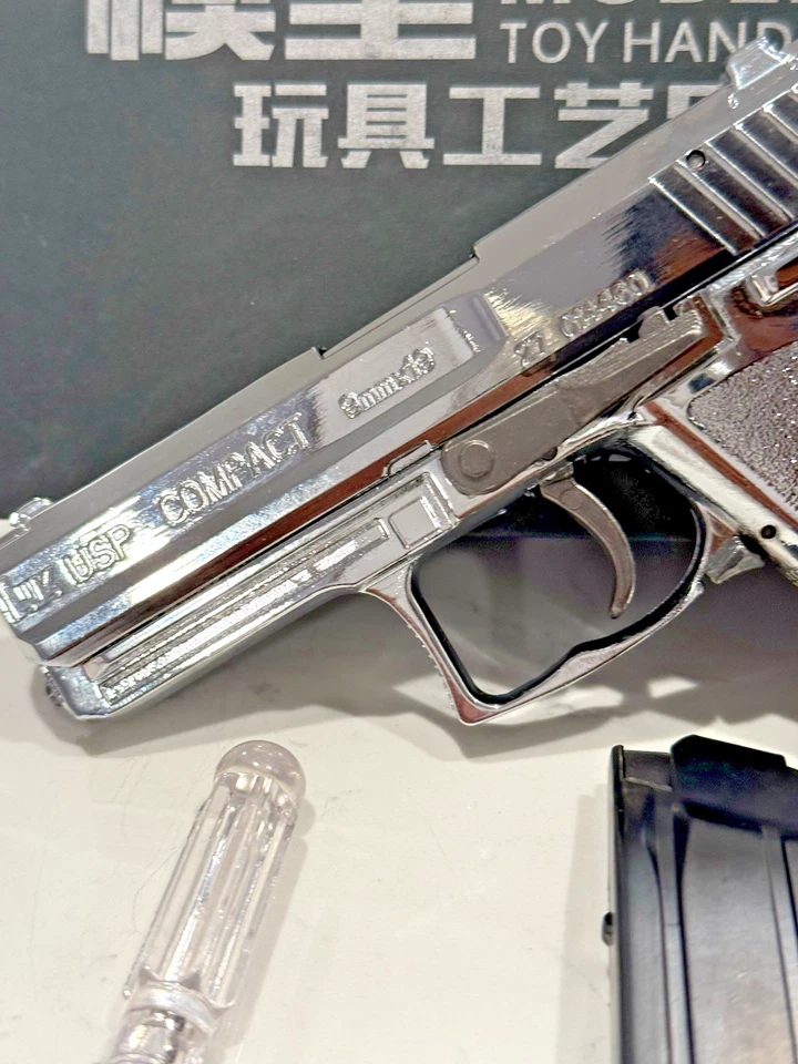 1:2 比例德国陆军 Heckler & Koch HK USP 9 毫米玩具手枪收藏品镀铬 — 第 3/4 张图片