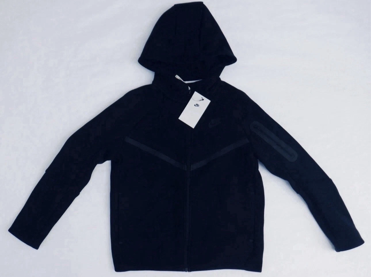 NWT -Size MEDIUM Nike Tech Mens Zip Fleece Hoodie w/ Pockets Logo Black
Opens in a new window or tab