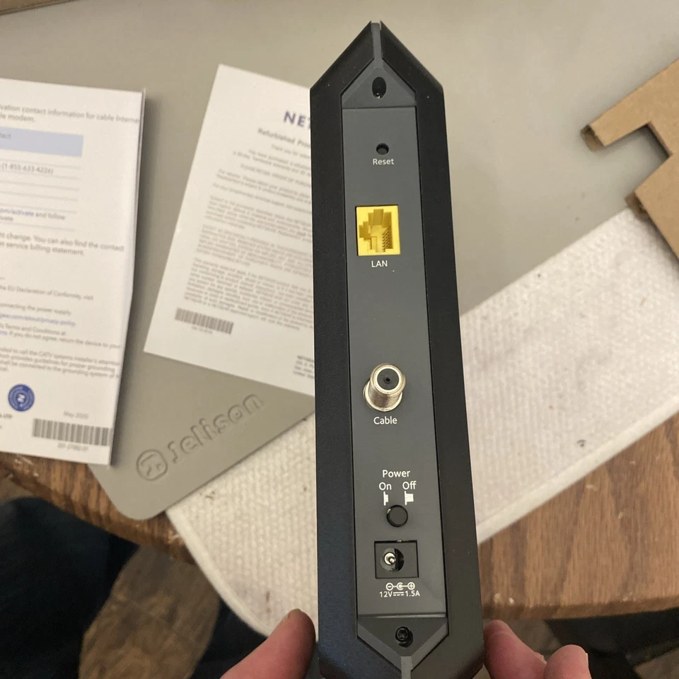 Netgear Nighthawk CM1000V2 Ultra-High Speed Cable Modem DOCSIS 3.1 refurbished - Image 4 of 4