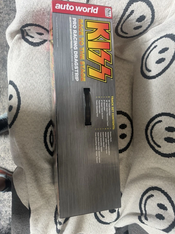 Juego de carreras de arrastre KISS Race To The Stage de Autoworld Foto 4 de 4