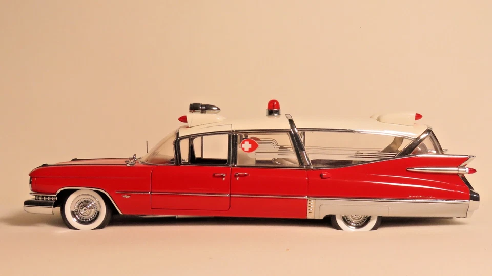 Sunset Coach Precision Mini. Cadillac Superior Ambulance INV3765 1959 1:18 - Imagem 3 de 4