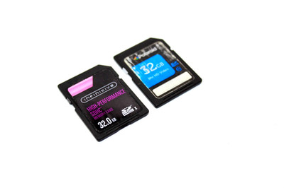 Set of 2 SD Memory cards Infinitive SDHC 32GB & Polaroid SDHC 32GB Class 10