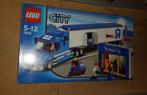 lego 7848 city toys r us truck- 100% complete