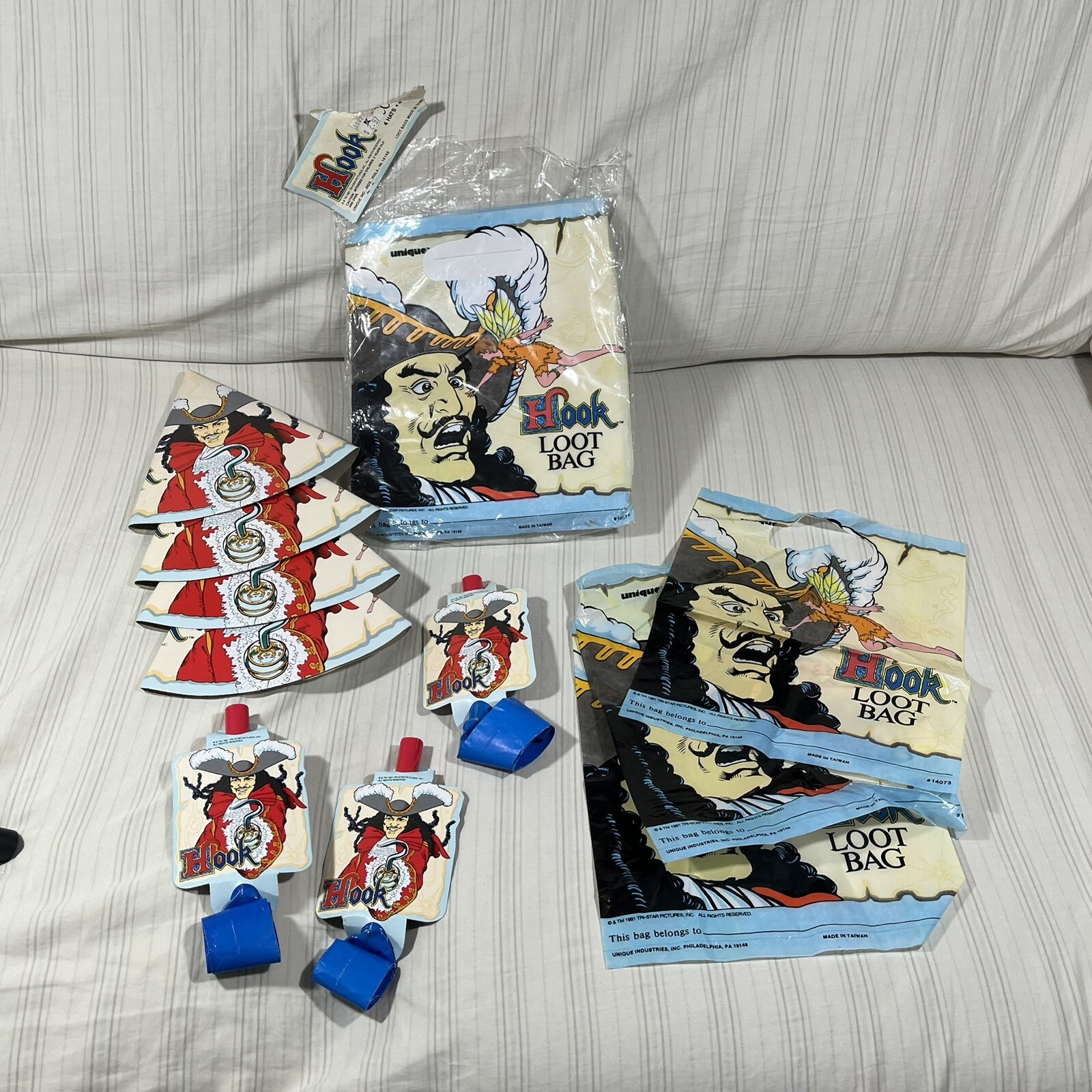 Vintage Hook the Movie Loot Bags Hats Blowers Party Pack Favors 1991 S1