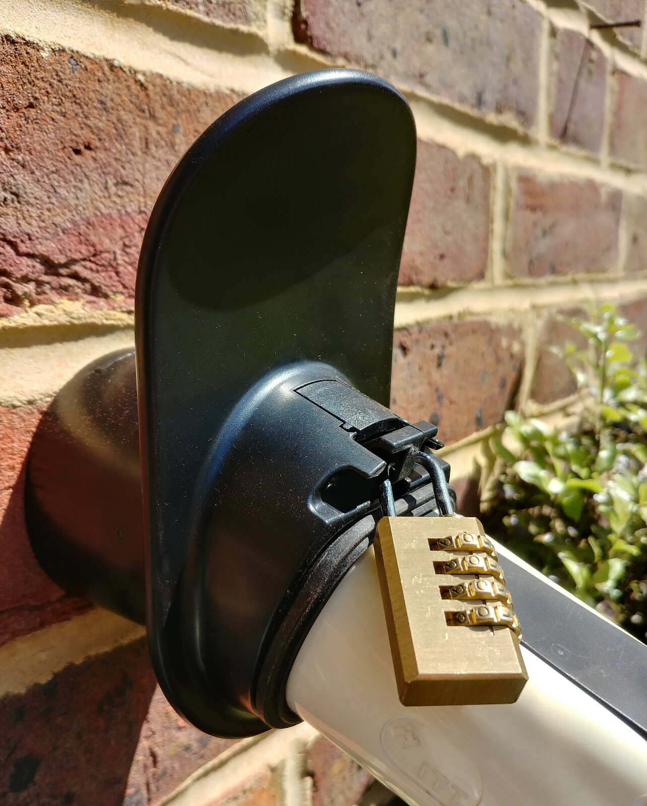 Lockable EV Cable Holder and Organizer for type 2 charging cable. Lock