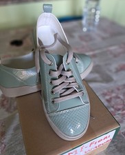 scarpe sneakers con lacci n. 37 nuove Solette interna cm 24 verdine come da foto