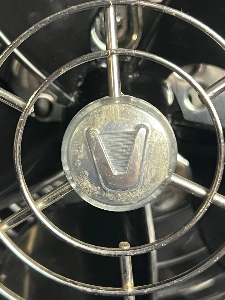 Ventilador Retro V Vornado VFAN 3 Velocidades Cromo 10" Ventilador Metal Vortex Acero Inoxidable De Colección Foto 4 de 4