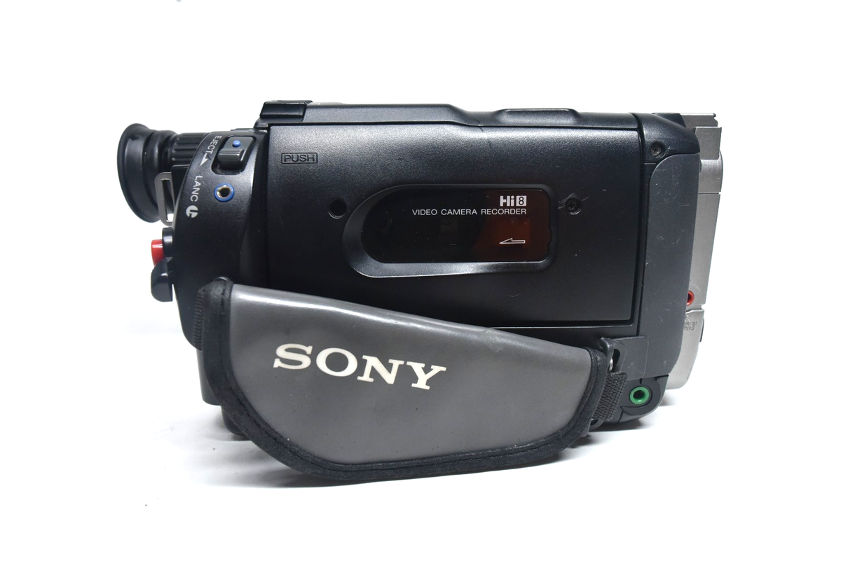 vt　翌日発送　65 xs Sony Handycam CCD-TRV65E Camcorder Hi8 Tape 560x Night Vision