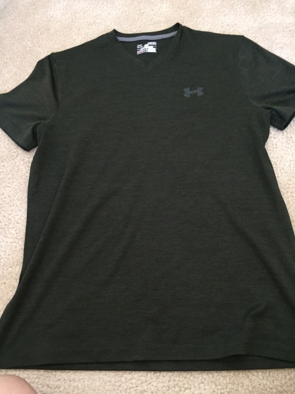 Men Under Armour Velocity V-Neck SS Loose Fit Heatgear T-shirt Hunter Green Sz M