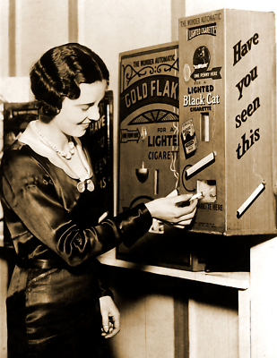 lit cigarette vending machine 1931 Lighted Vintage/ Old Photo 8.5