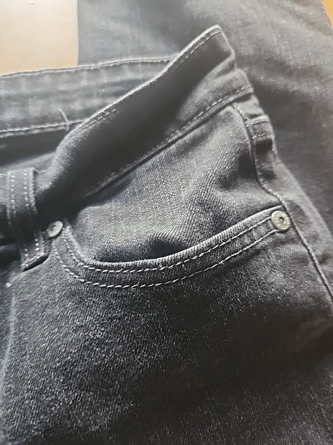 Levi's Jeans Women's Size 8M Mid Rise Skinny Black 29x28 Stretch Pockets Pre-own thumbnail 3