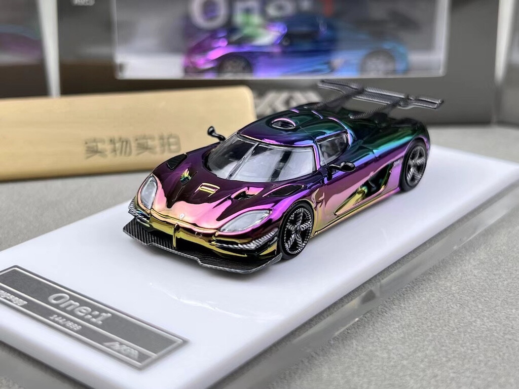 HKM 1:64 Green Electroplated Racing Sports Car Diecast Model