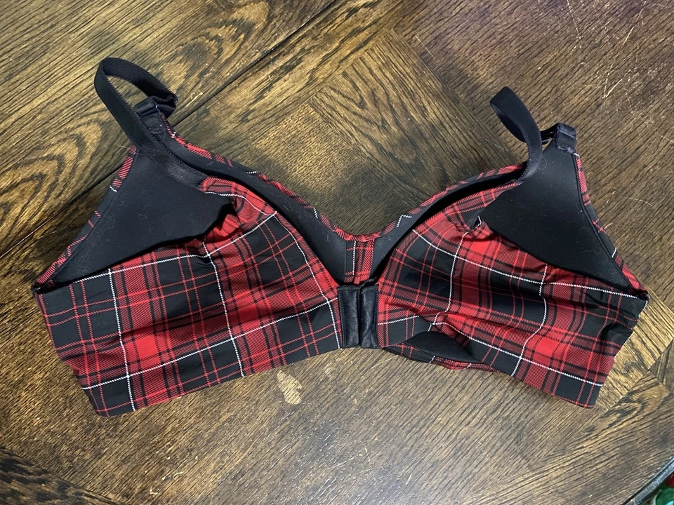 Sujetador inalámbrico Torrid Curve 360 espalda suavizante ligeramente forrado 42C rojo a cuadros Foto 2 de 4