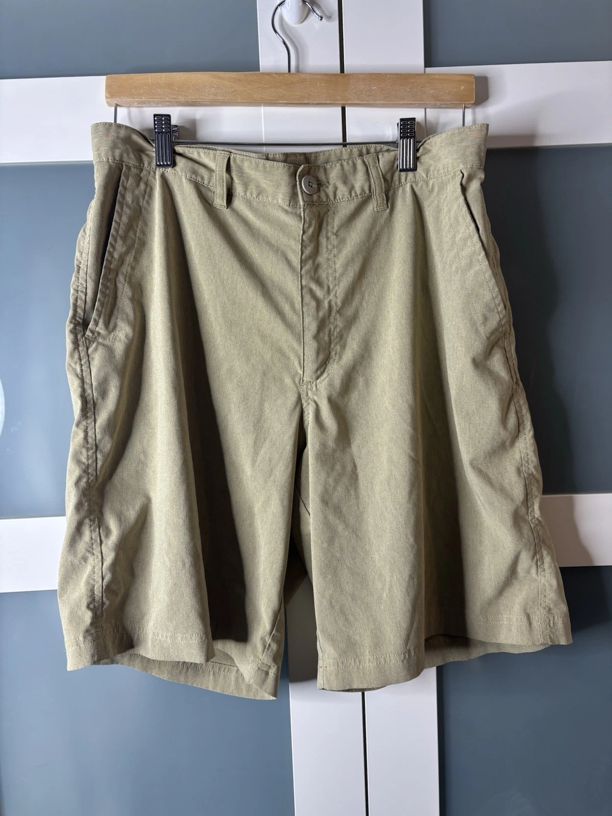 Patagonia Men’s Khaki Shorts Size 32 Outdoor Casual Hiking