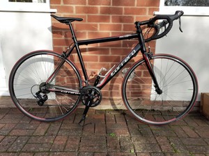carrera mens road bike