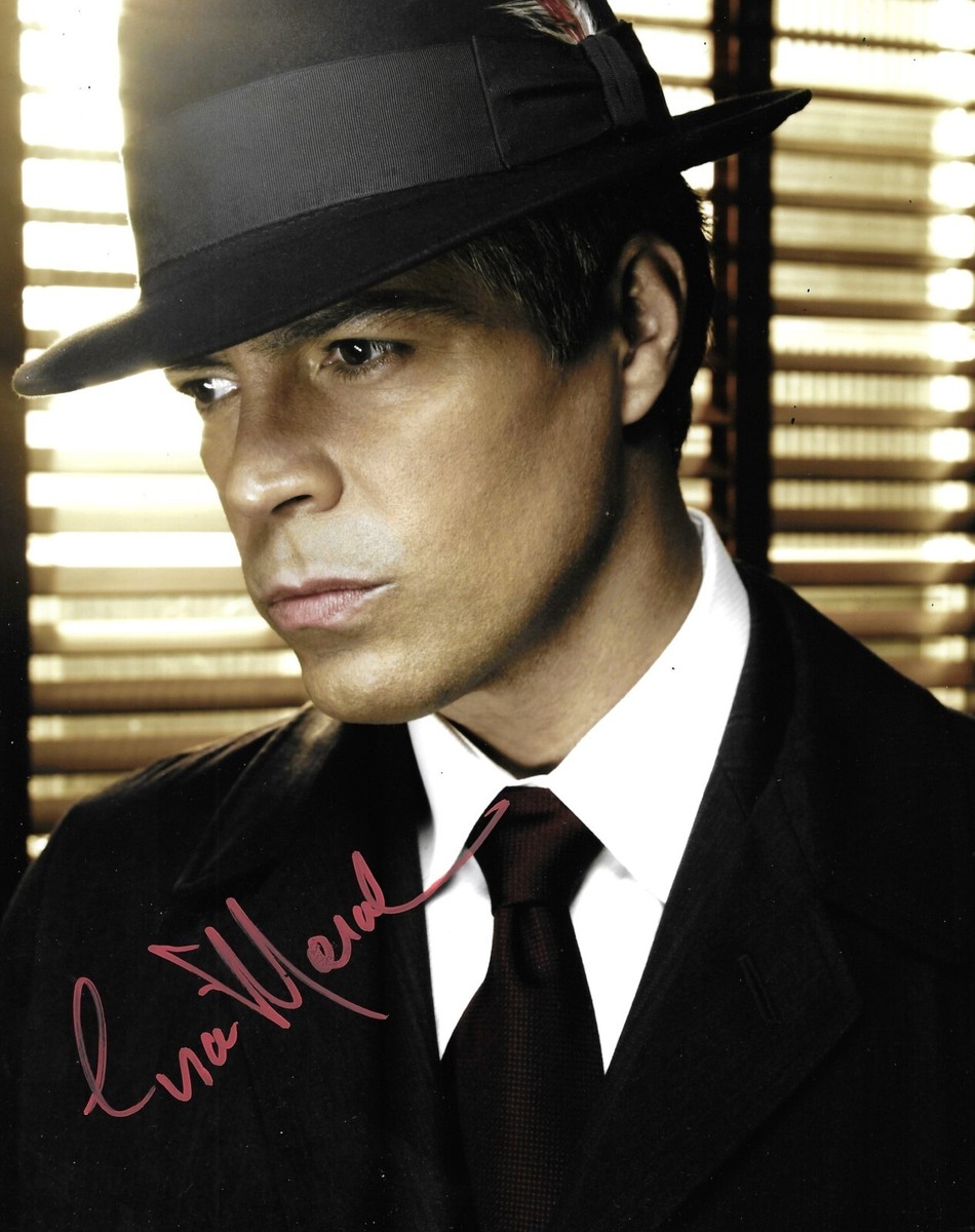 Esai Morales Signed Caprica 10x8 Photo UK