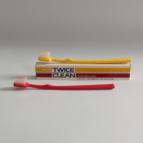 Avon Twice Clean Toothbrushes - Vintage 1983 Sealed 2-Pack - Red & Yellow - Picture 2 of 9