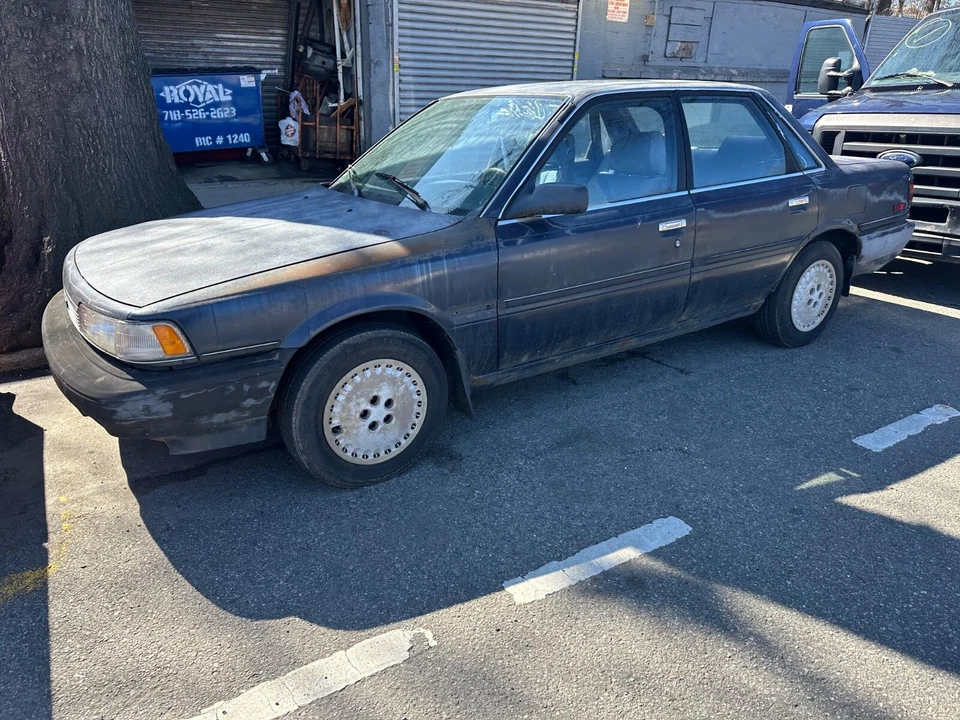 1989 Toyota Camry DLX - Изображение 2 из 4