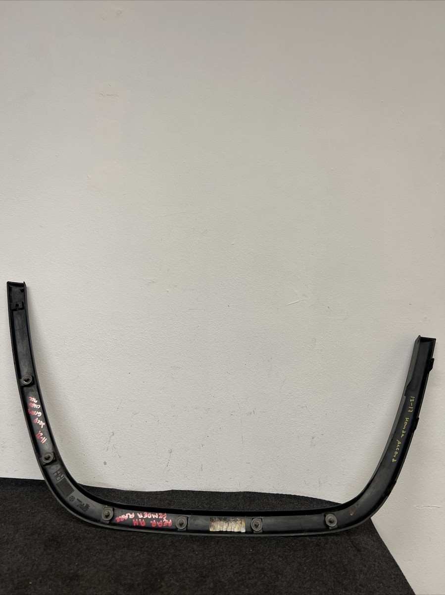 11-21 GRAND CHEROKEE WHEEL FLARE MOLDING RIGHT SIDE OEM 1MP38TRMA