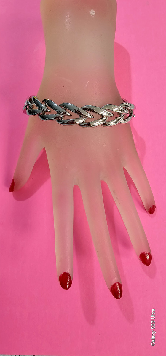 NAPIER bracelet shiny silver plate great condition 7" Gorgeous Statement pc.