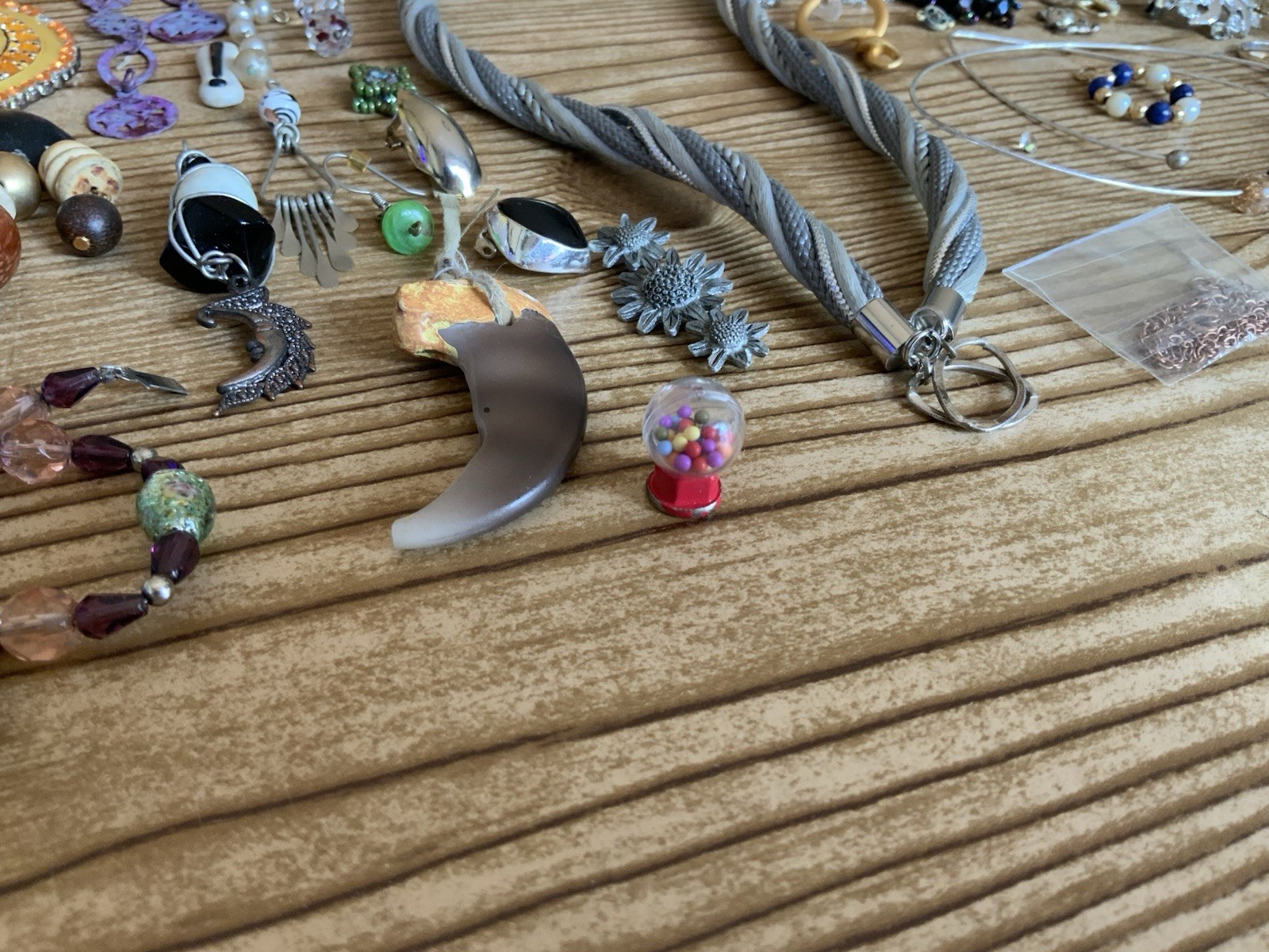 Miscellaneous/Broken/Mixed Materials Jewelry - Up… - image 11