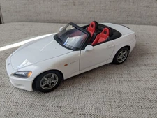 AUTOart Honda S2000 1:18 Scale Diecast  White Car **READ FOR IMPERFECTIONS**