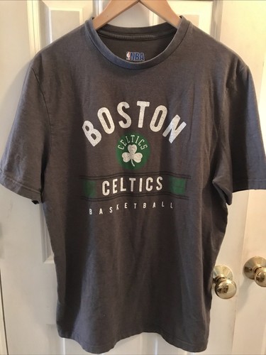 NBA Boston Celtics Basketball T-shirt  Men's L Gray Shamrock