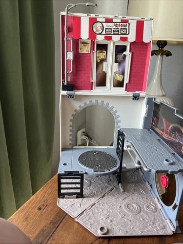 Teenage Mutant Ninja Turtles TMNT Anchovy Alley Pop Up Pizza Box Playset 2012